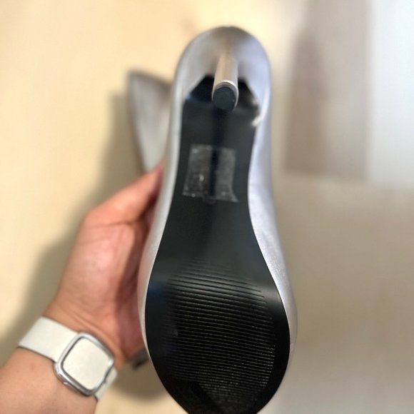 Guess bridal peep toe platform pumps NWOT - Picture 5 of 6